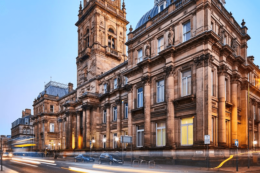 Close up image of the Municipal Buildings, Liverpool
